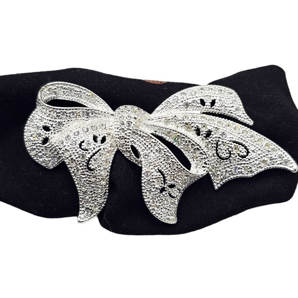 Napier Silver Tone Rhinestone Swirl‎ Bling Bow Brooch Pin Vintage 90s Y2K - Picture 6 of 7